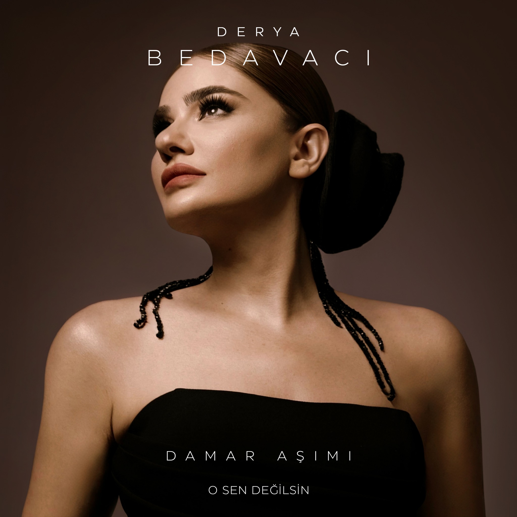 DERYA BEDAVACI’DAN YENİ BİR SÜRPRİZ DAHA!